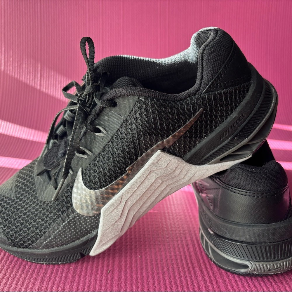 Nike Metcon Training Shoes
Size 8